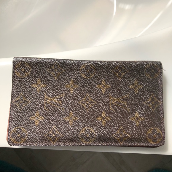 Louis Vuitton Handbags - Louis Vuitton long checkbook wallet